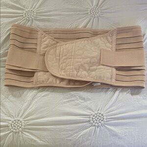 Elegant Tan Waist Belt